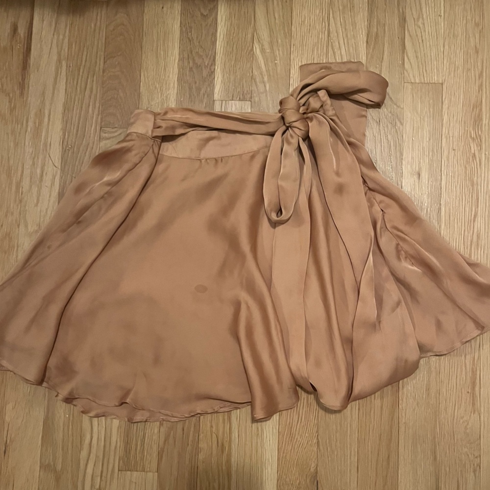 Free People Light Pink Satin Flowy Satin Skirt (size M)